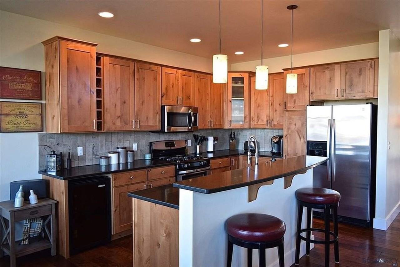 4873 Triumph St - Photo 3 of 10