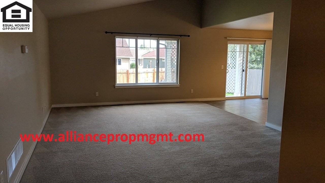 2907 Lily Dr - Photo 2 of 13