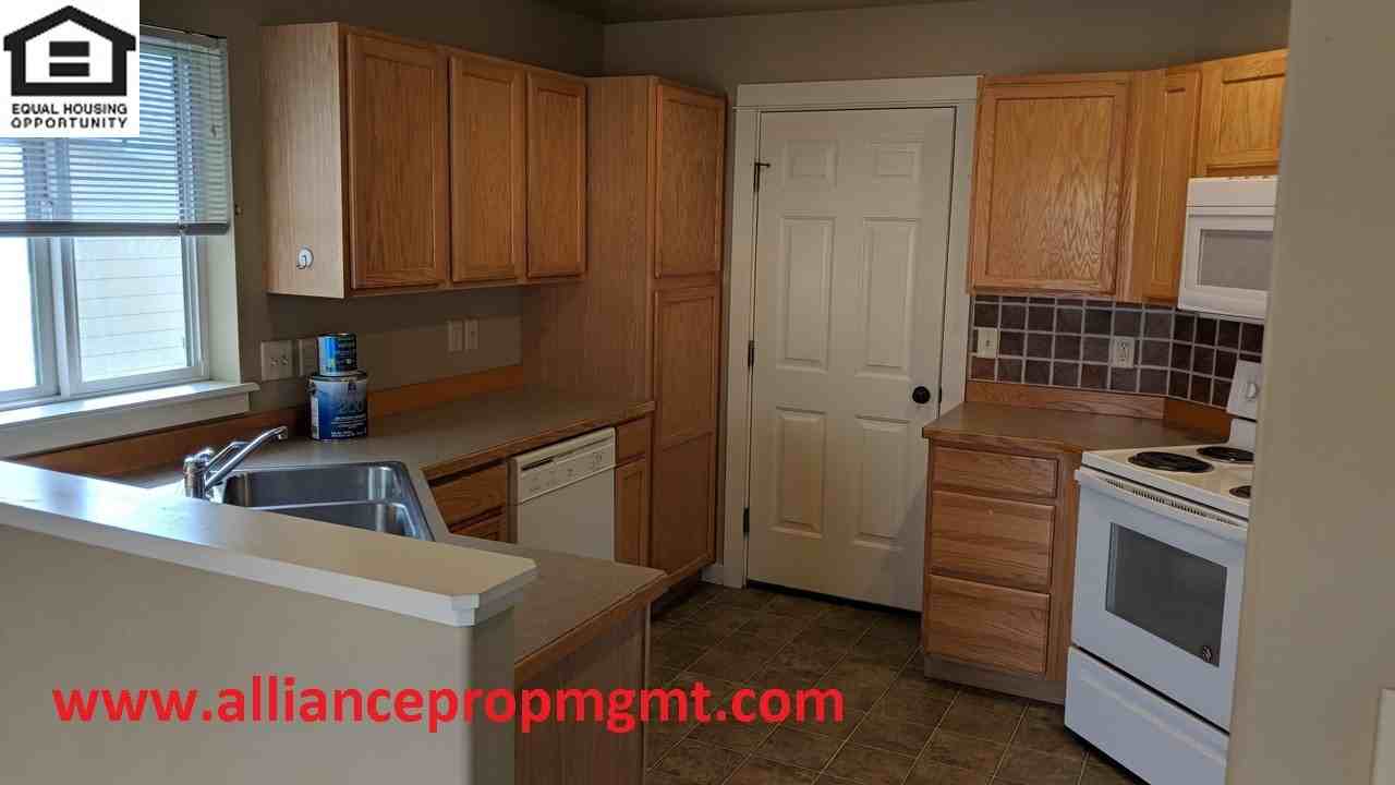 2907 Lily Dr - Photo 3 of 13