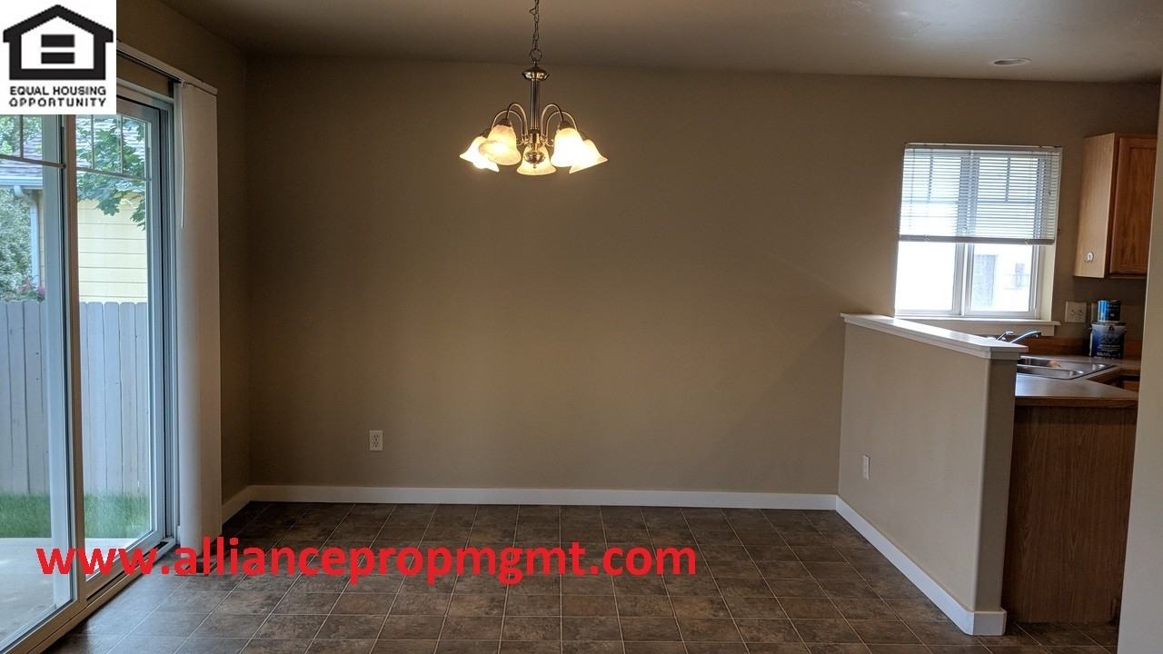 2907 Lily Dr - Photo 4 of 13