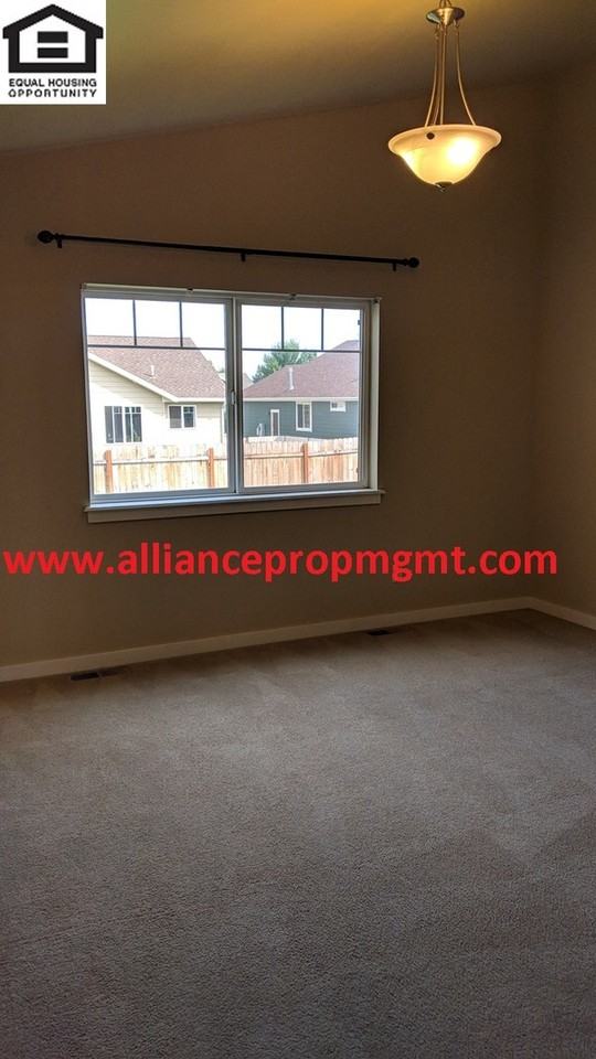 2907 Lily Dr - Photo 5 of 13