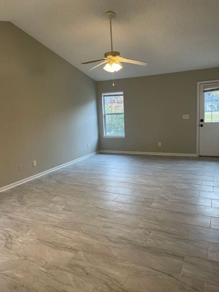 265 Windridge Dr - Photo 2 of 20