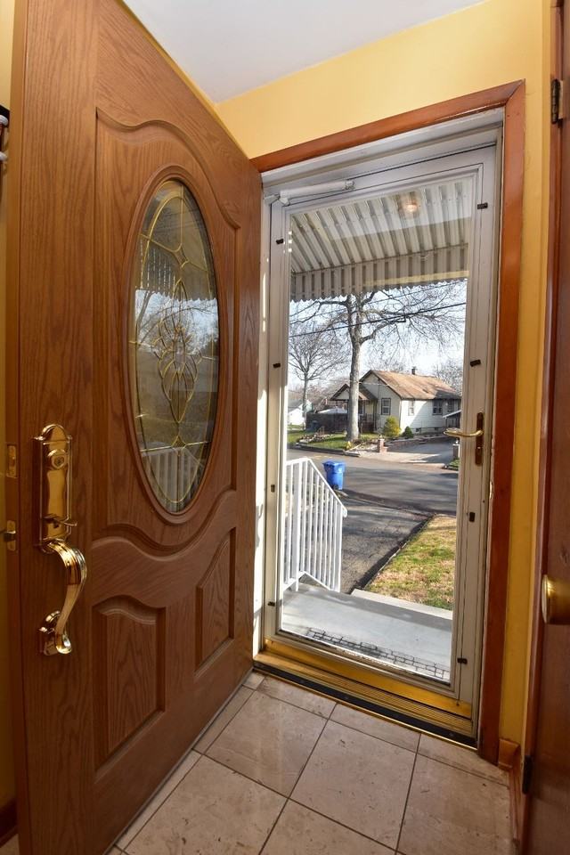 325 Dukes Rd - Photo 2 of 16