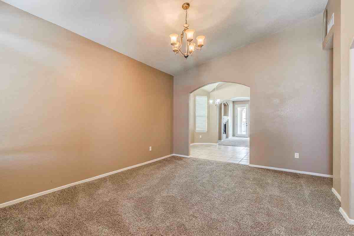 12720 Cozy Prairie Court - Photo 5 of 27