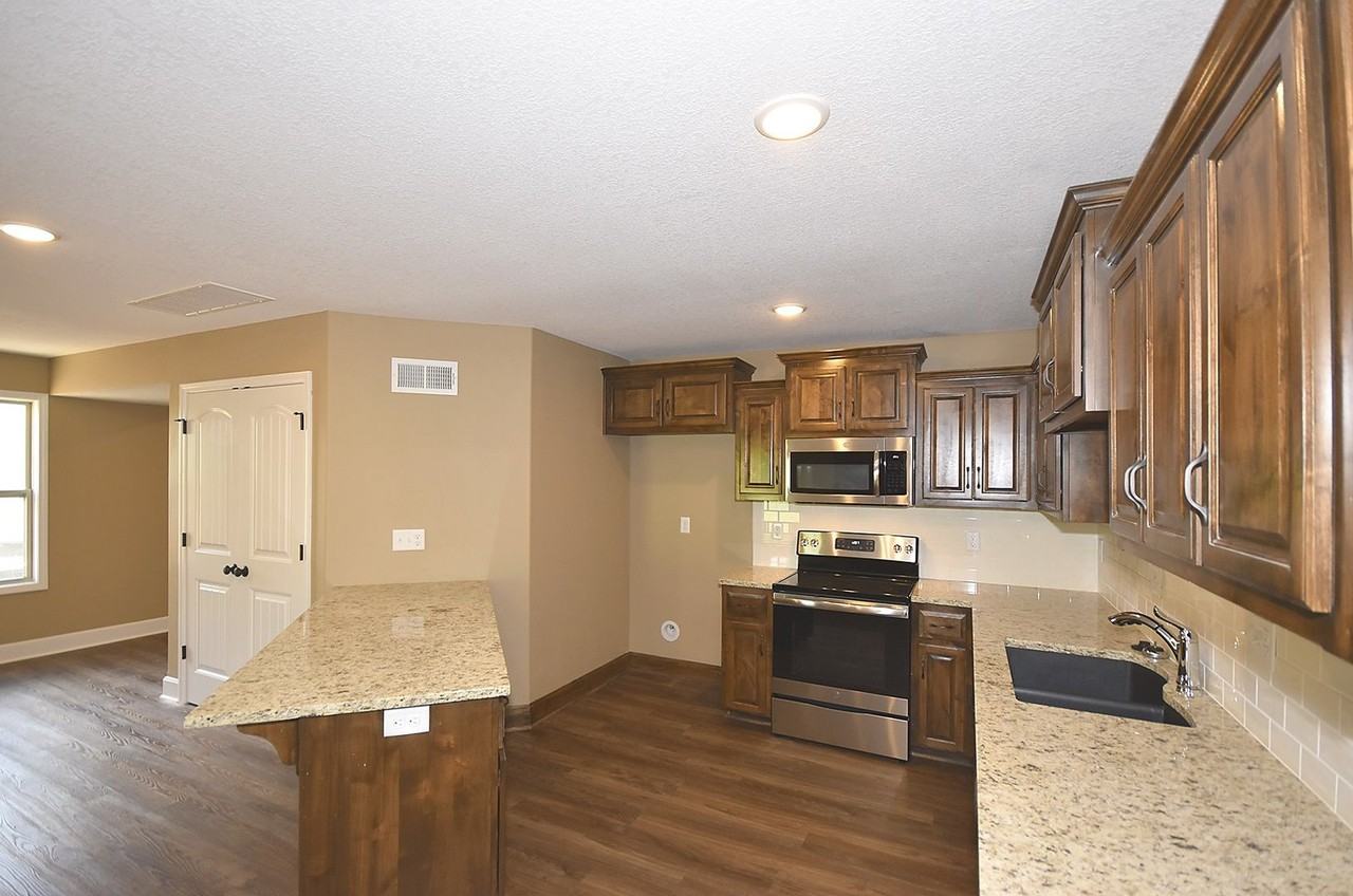 120 Ryan Ct - Photo 4 of 9