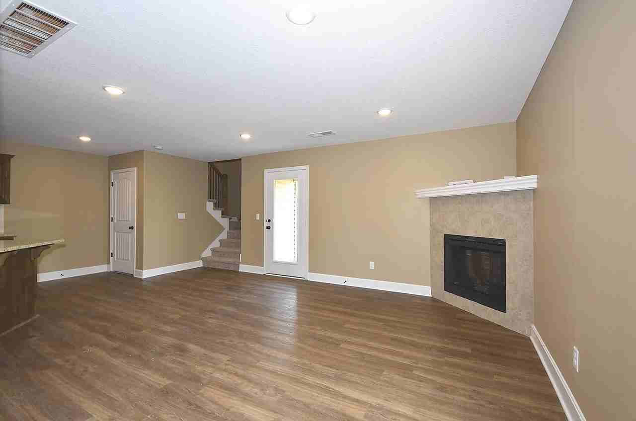 120 Ryan Ct - Photo 5 of 9
