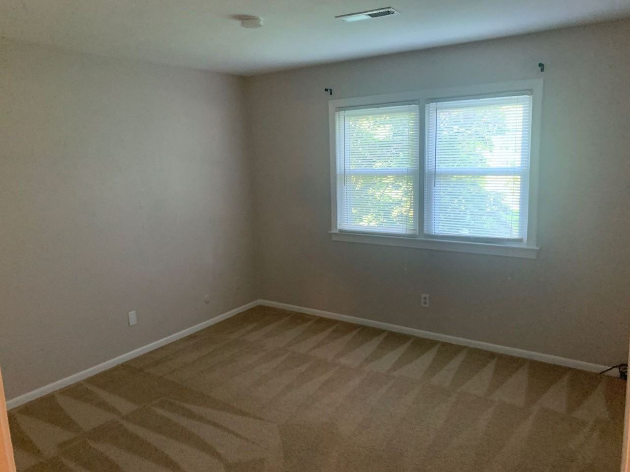 8040 Buffalo Ave - Photo 2 of 26