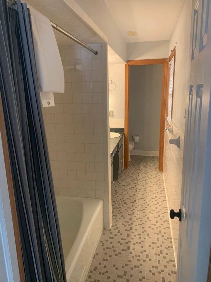 8040 Buffalo Ave - Photo 3 of 26