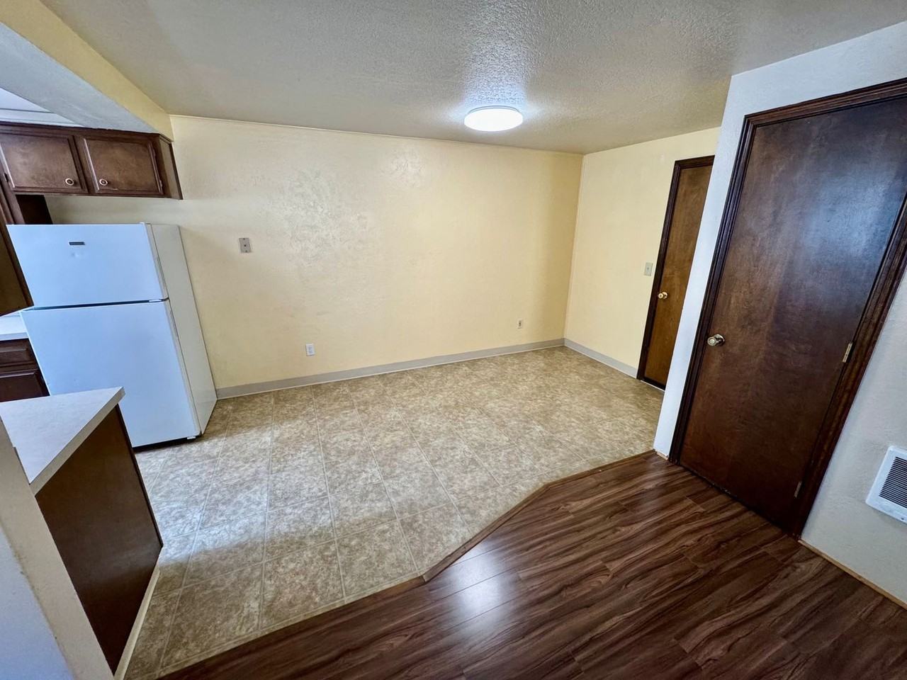 162 Se Atwood Ave - Photo 3 of 19