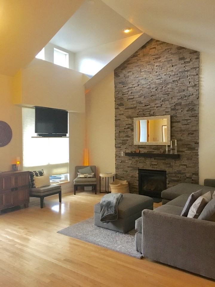 2381 Hecla Dr - Photo 2 of 44