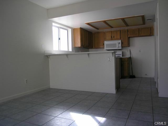 7143 Catalpa Ave - Photo 3 of 9