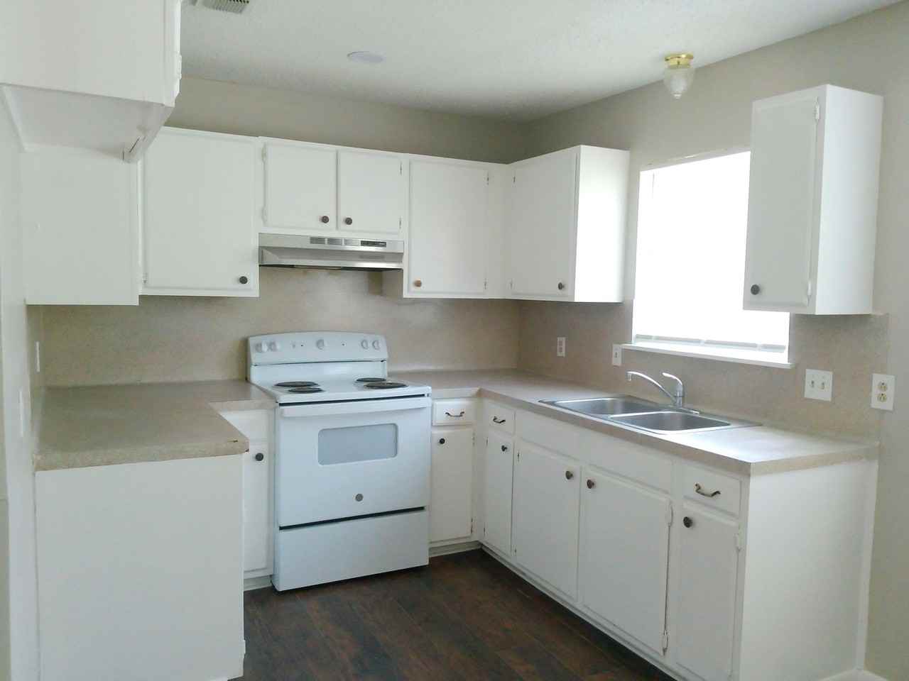 1710 Sun Beam Dr - Photo 3 of 17