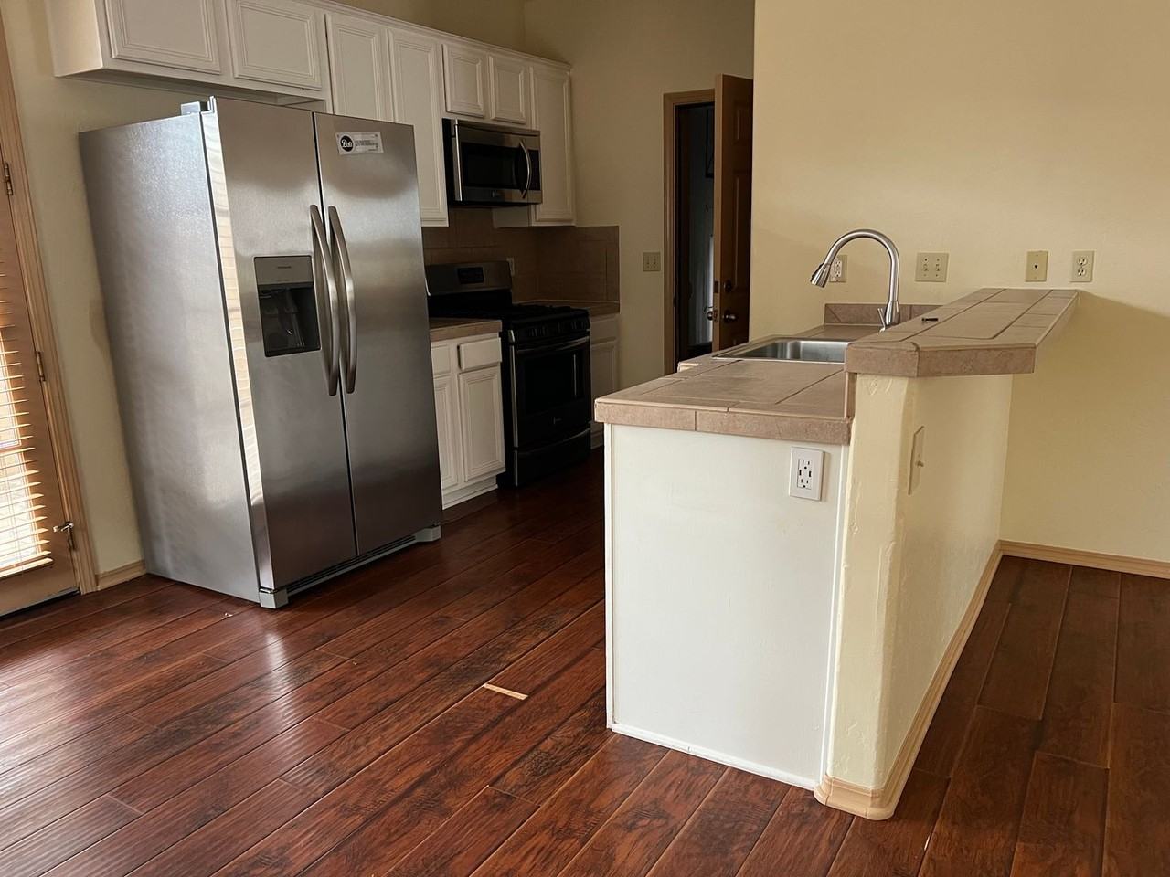 616 N Voluntario St - Photo 4 of 12