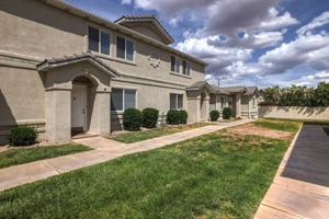 featured image of 441 Sunland Dr #4