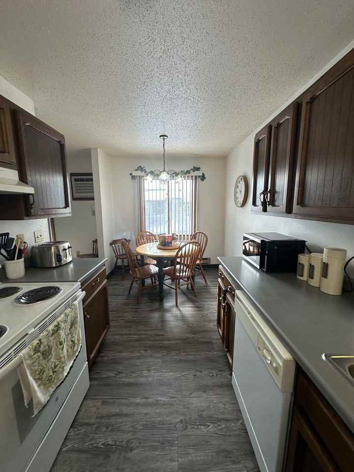 Welcome to your new home at 1358 12th St N! - Photo 4 of 26