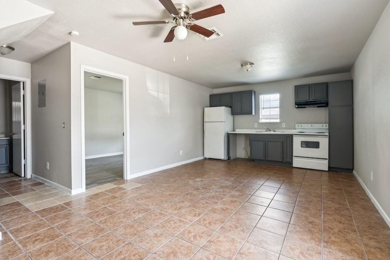 7587 Windsor Oaks - Photo 5 of 17