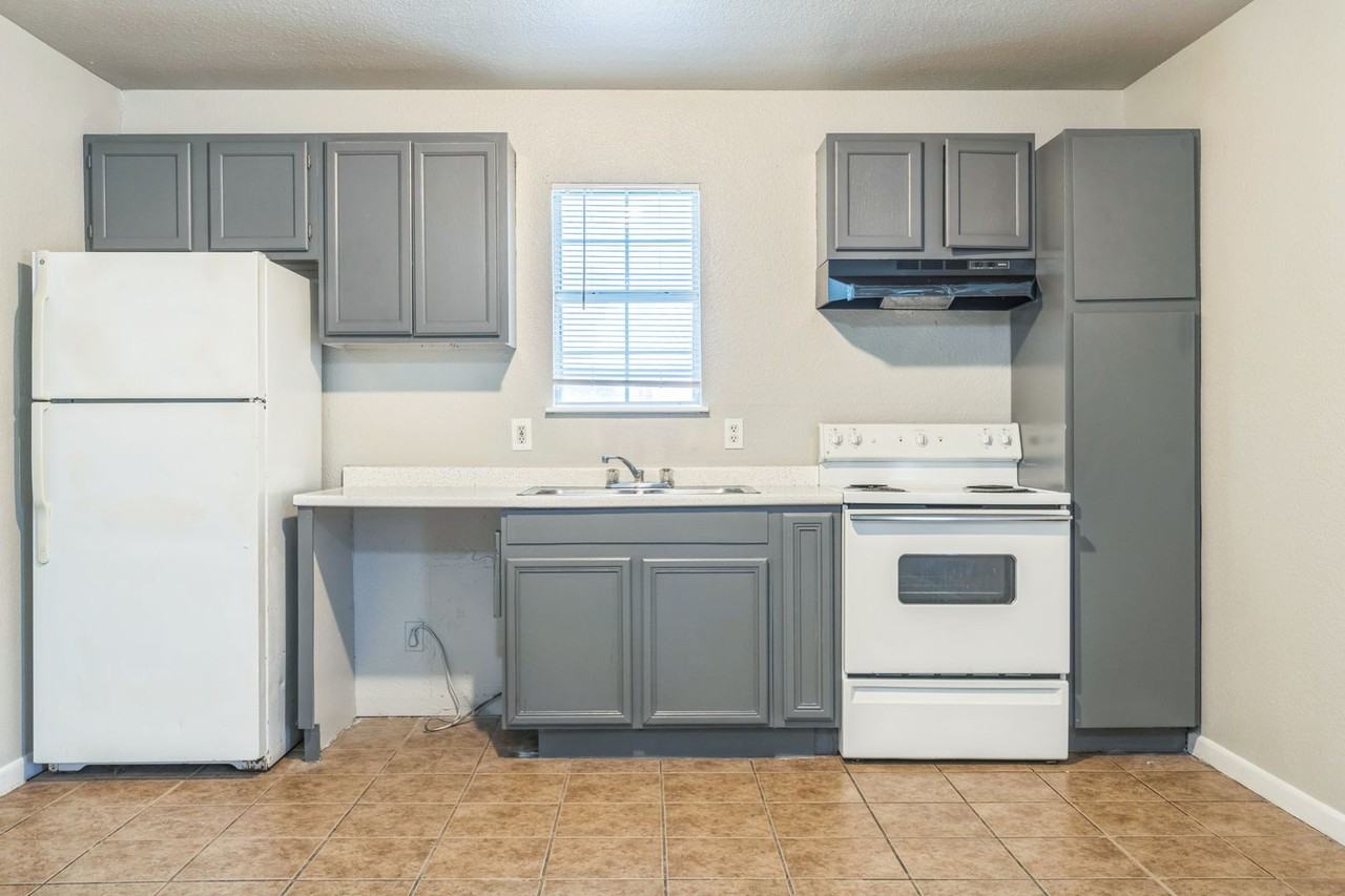 7587 Windsor Oaks - Photo 6 of 17
