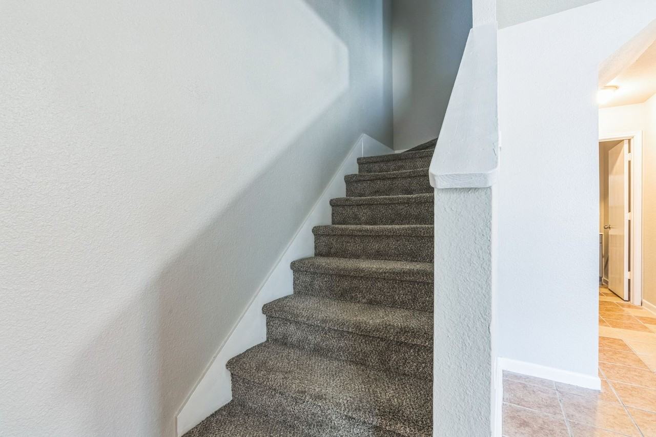 7587 Windsor Oaks - Photo 7 of 17