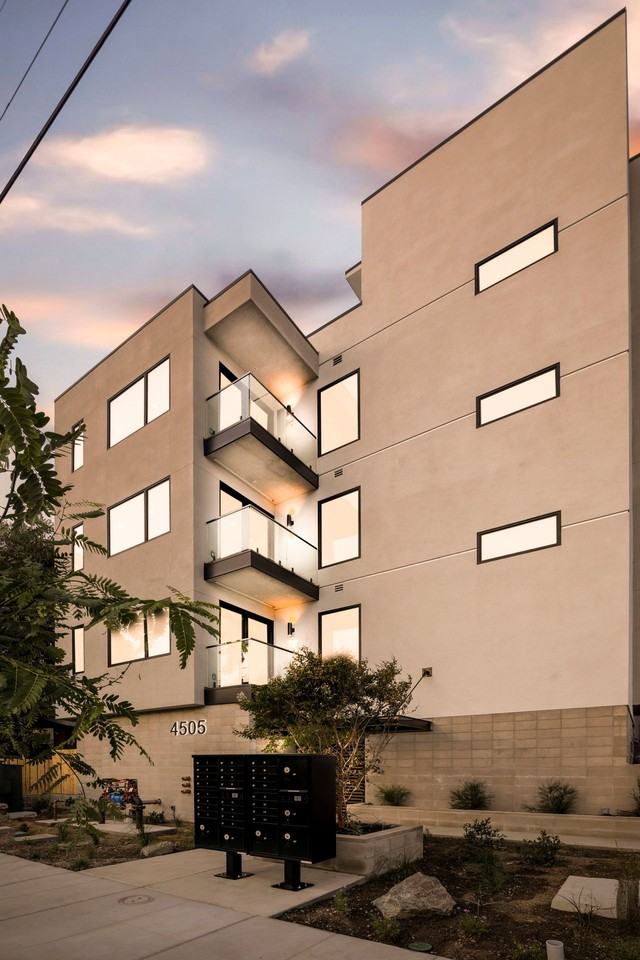 4505 Illinois Street - Photo 2 of 30