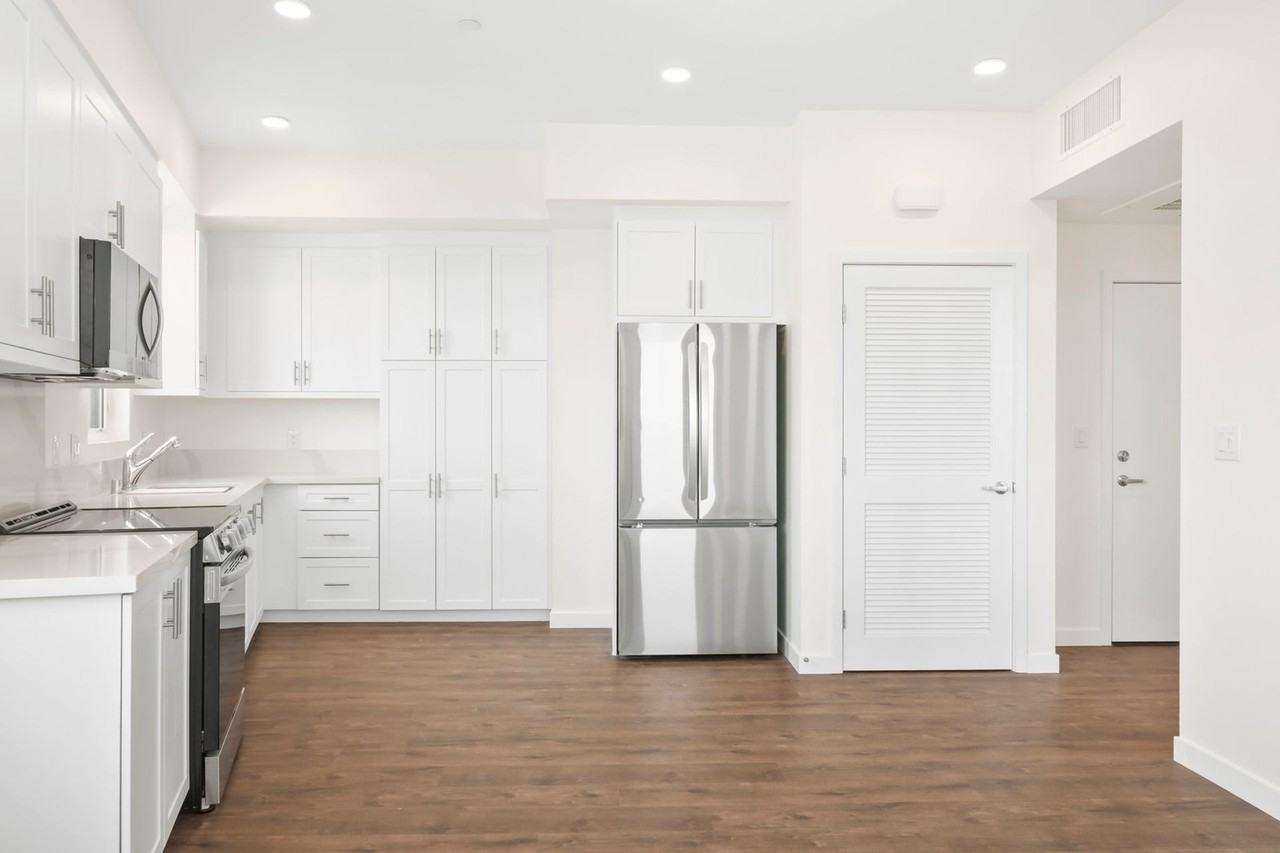 4505 Illinois Street - Photo 5 of 30