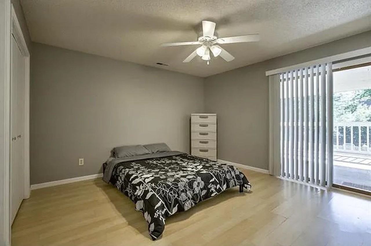 203 Deerfield Ln - Photo 4 of 14