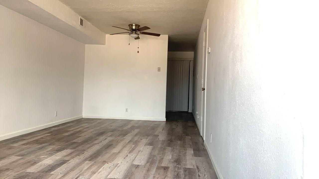 1932 Buena Vista Dr SE - Photo 5 of 13