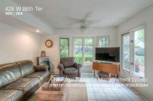 426 W 68th Terrace - Photo 3 of 26