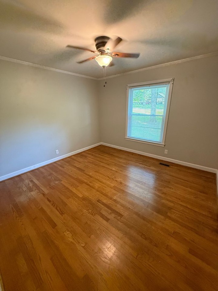105 Lone Oak Dr - Photo 6 of 12