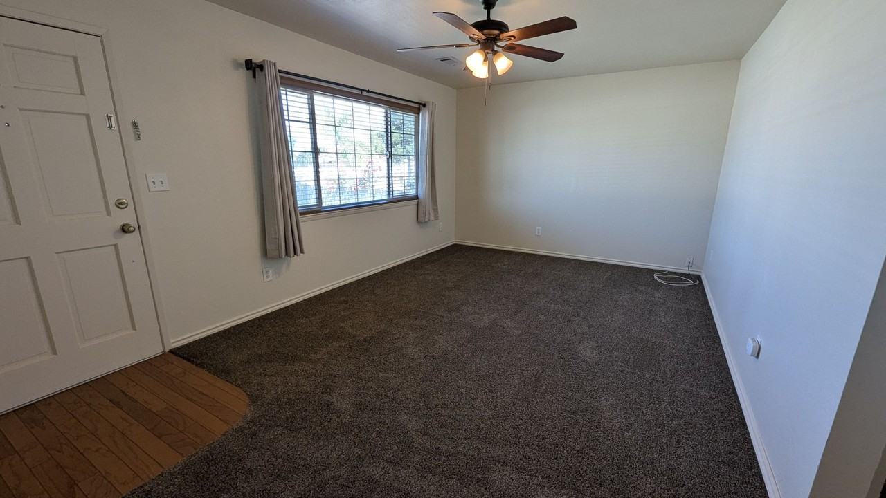 1130 W Westfield Ave #A - Photo 2 of 10