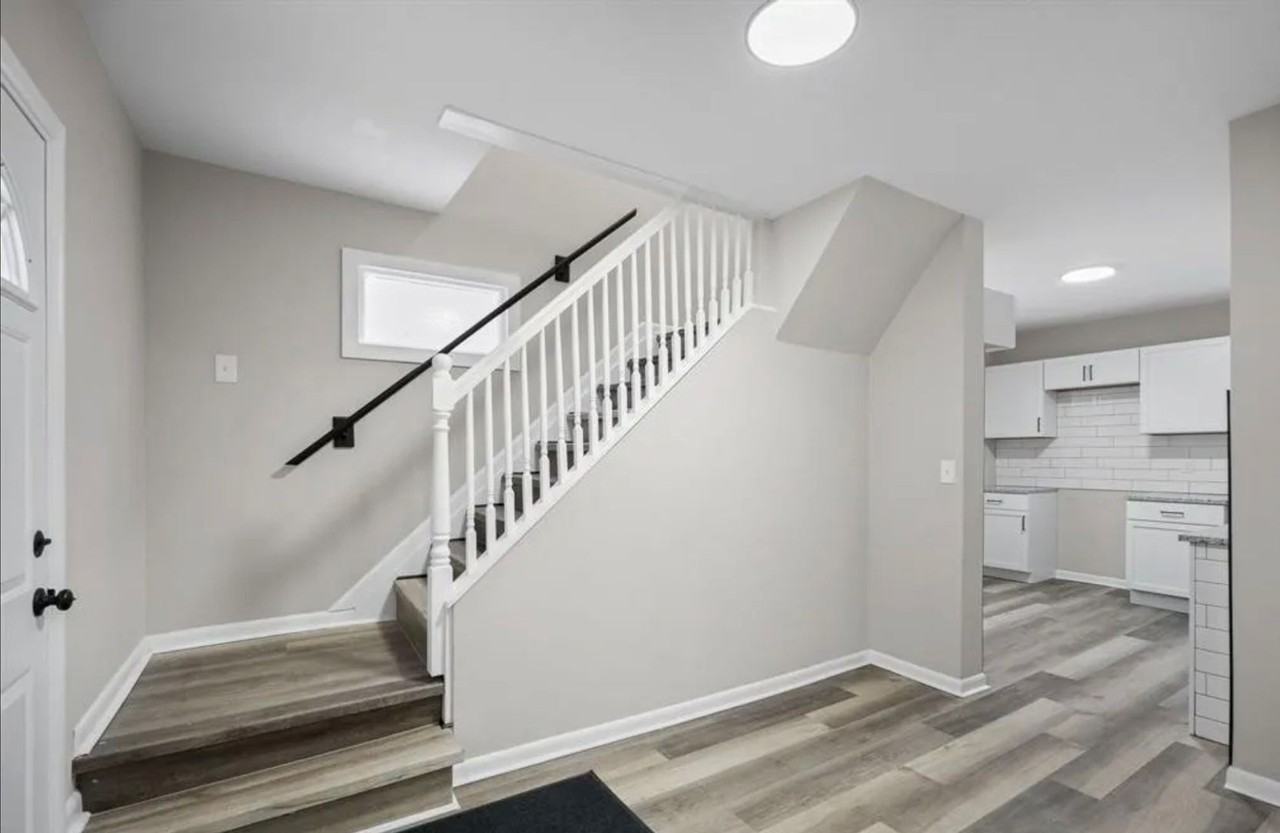 21902 Ridgeway St - Photo 3 of 14