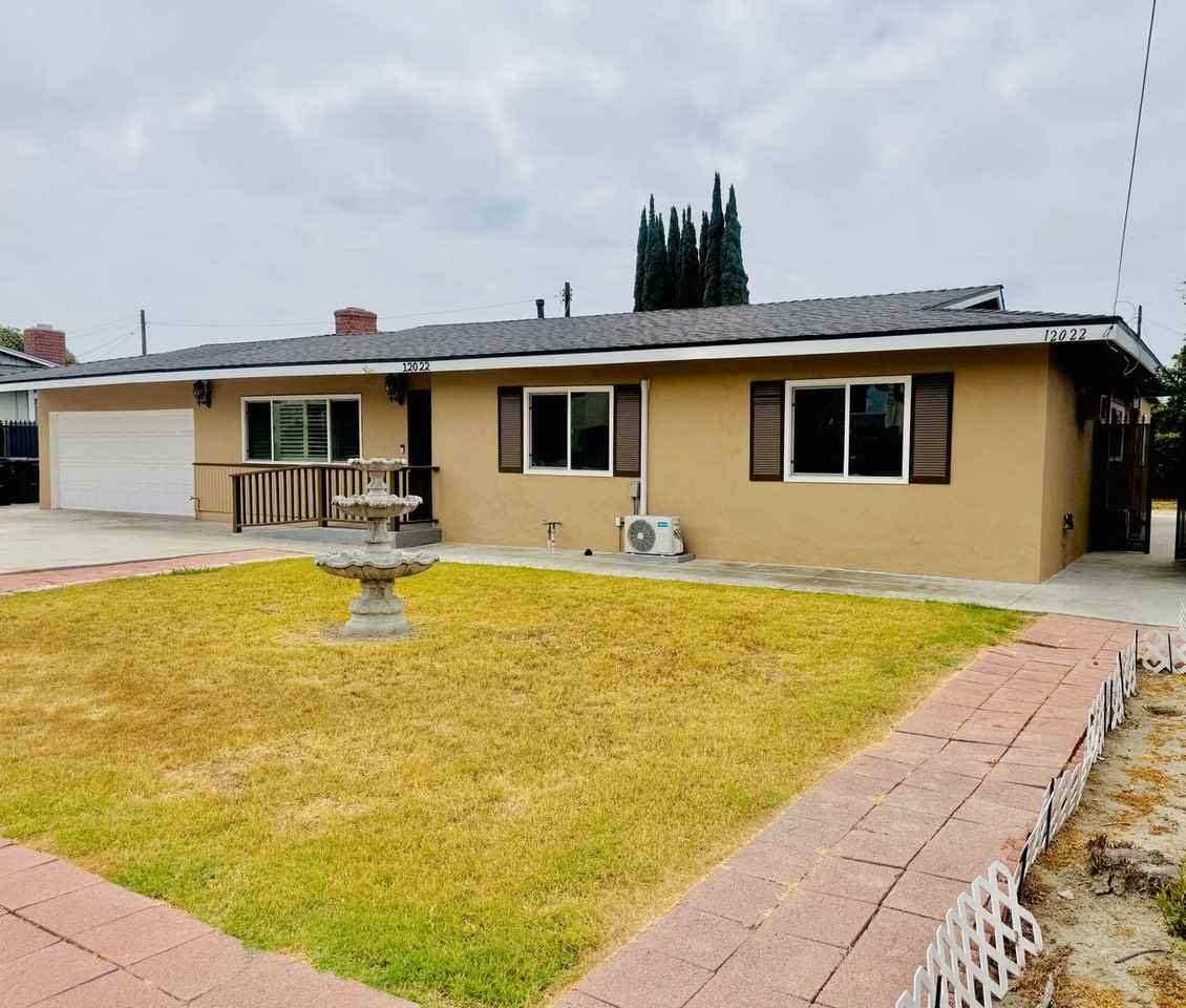 12022 Orangewood Ave - Photo 2 of 21