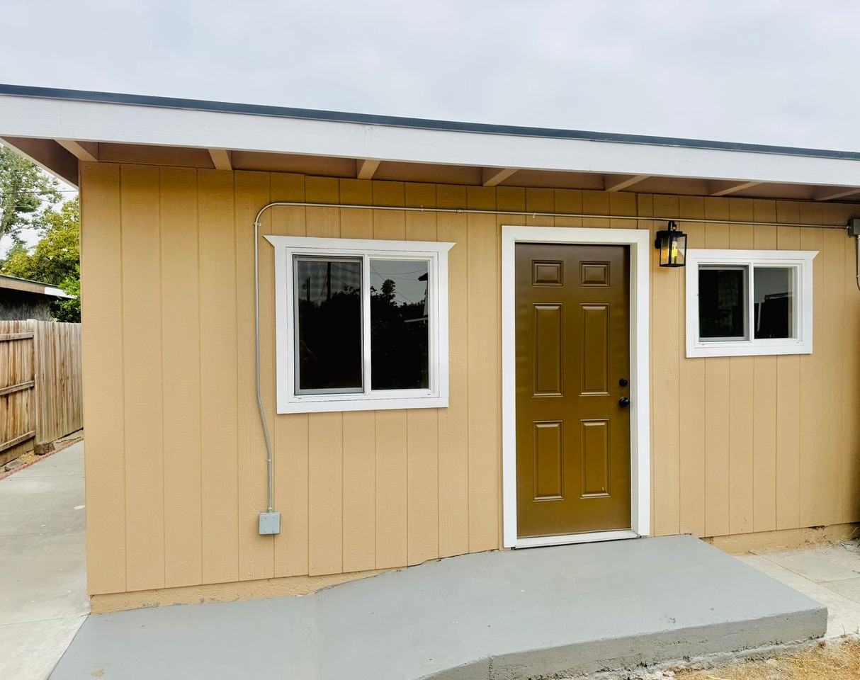 12022 Orangewood Ave - Photo 3 of 21