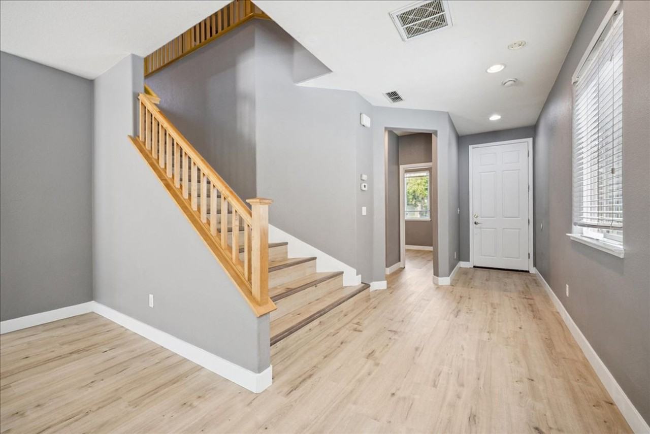 5457 Shennecock Way - Photo 3 of 30