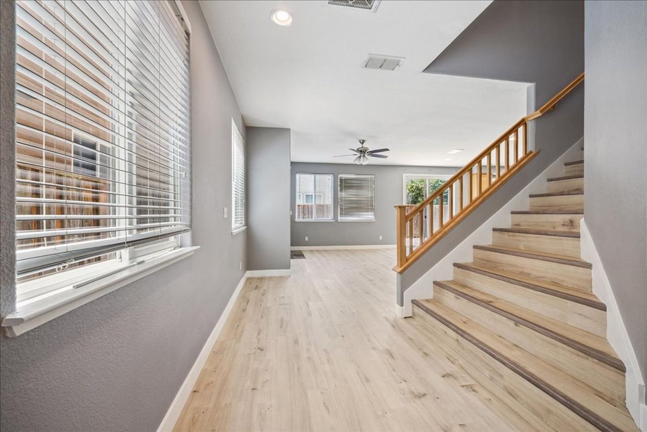 5457 Shennecock Way - Photo 4 of 30