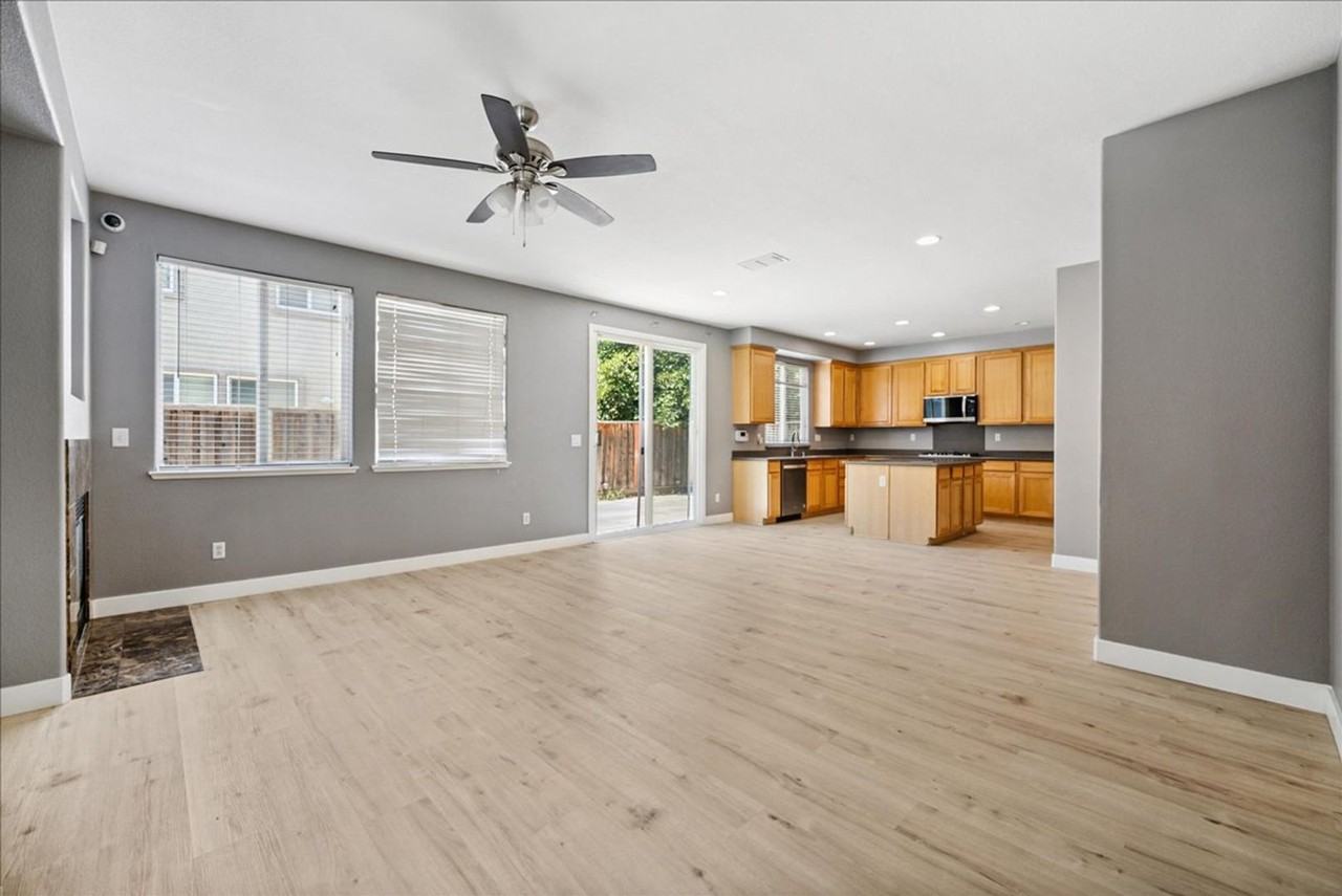 5457 Shennecock Way - Photo 5 of 30