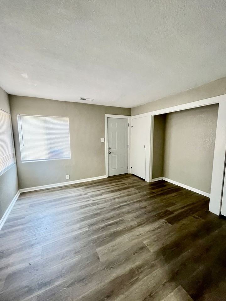 1705 W Esthner Ave - Photo 3 of 9