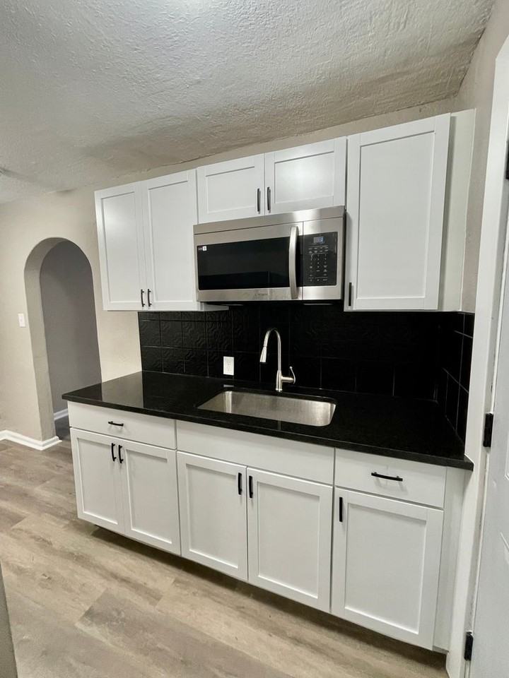 1705 W Esthner Ave - Photo 6 of 9