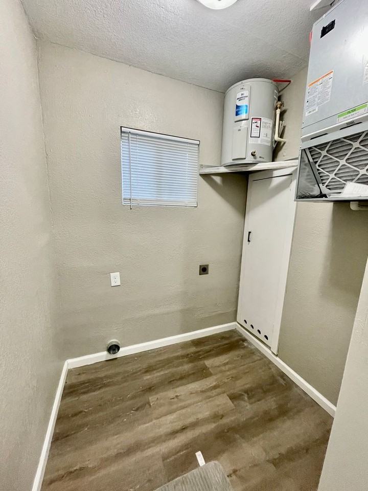 1705 W Esthner Ave - Photo 7 of 9