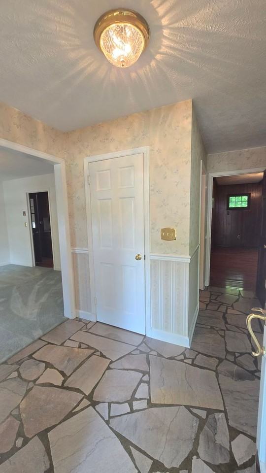 2121 Southcote Dr - Photo 5 of 31