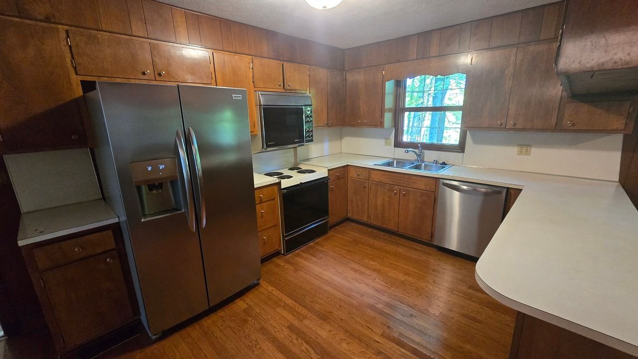 2121 Southcote Dr - Photo 6 of 31