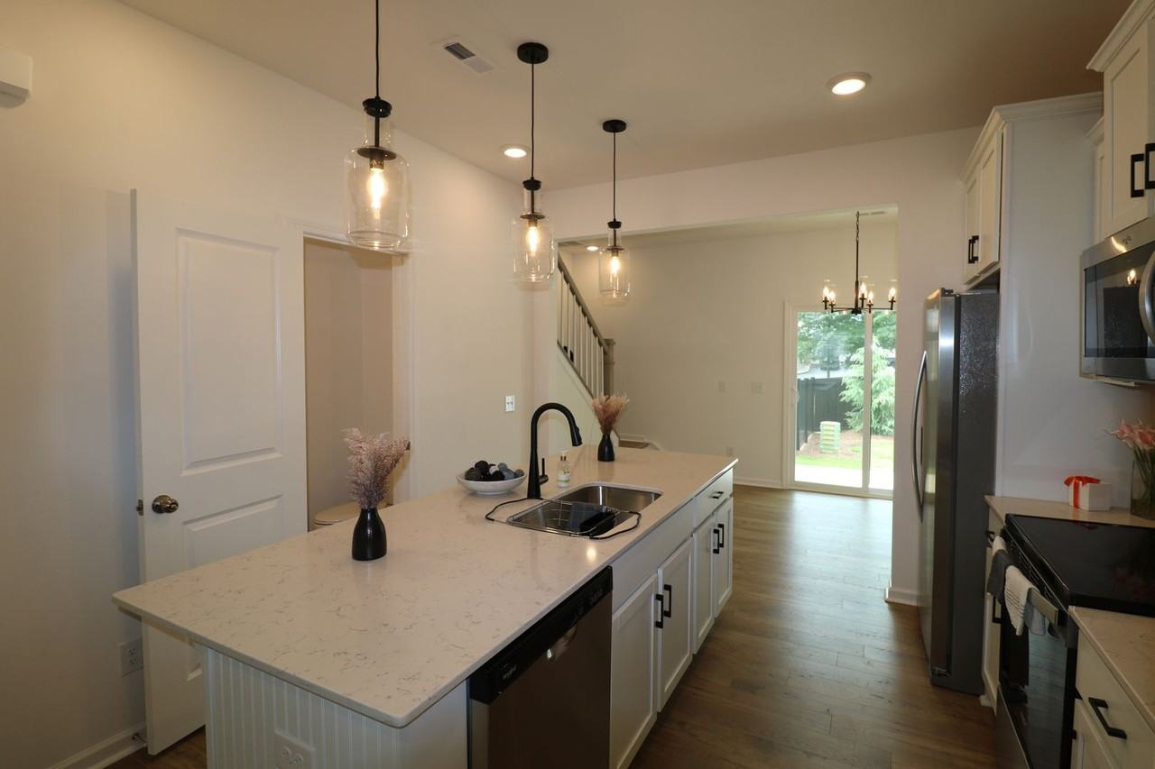 1724 Granby Heights Dr - Photo 3 of 17