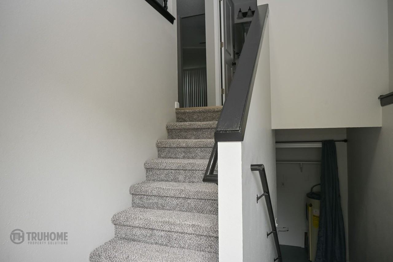 1714 5th Ave Nw - Photo 2 of 21