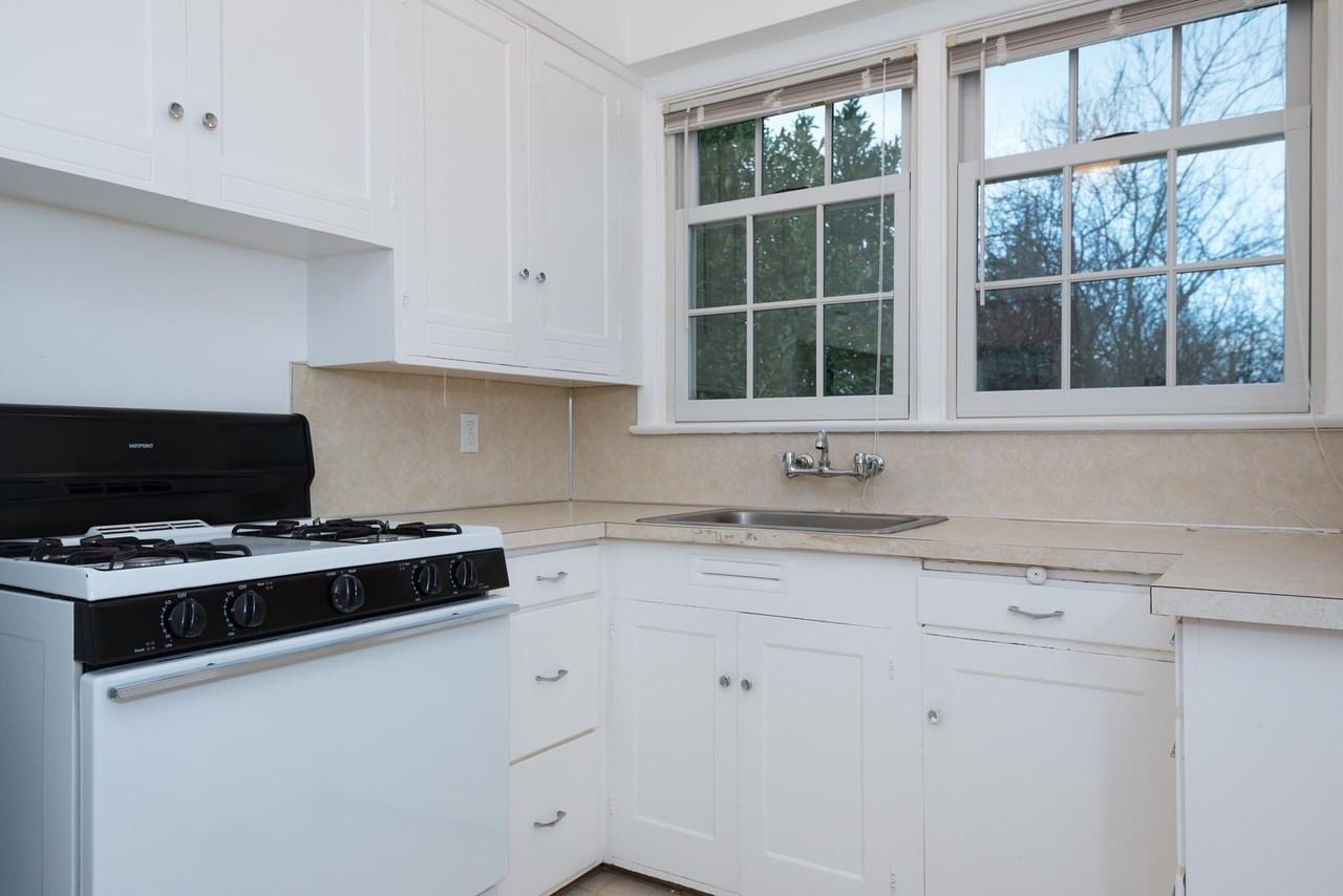 5540 Ne Sandycrest Ter #3 - Photo 4 of 20