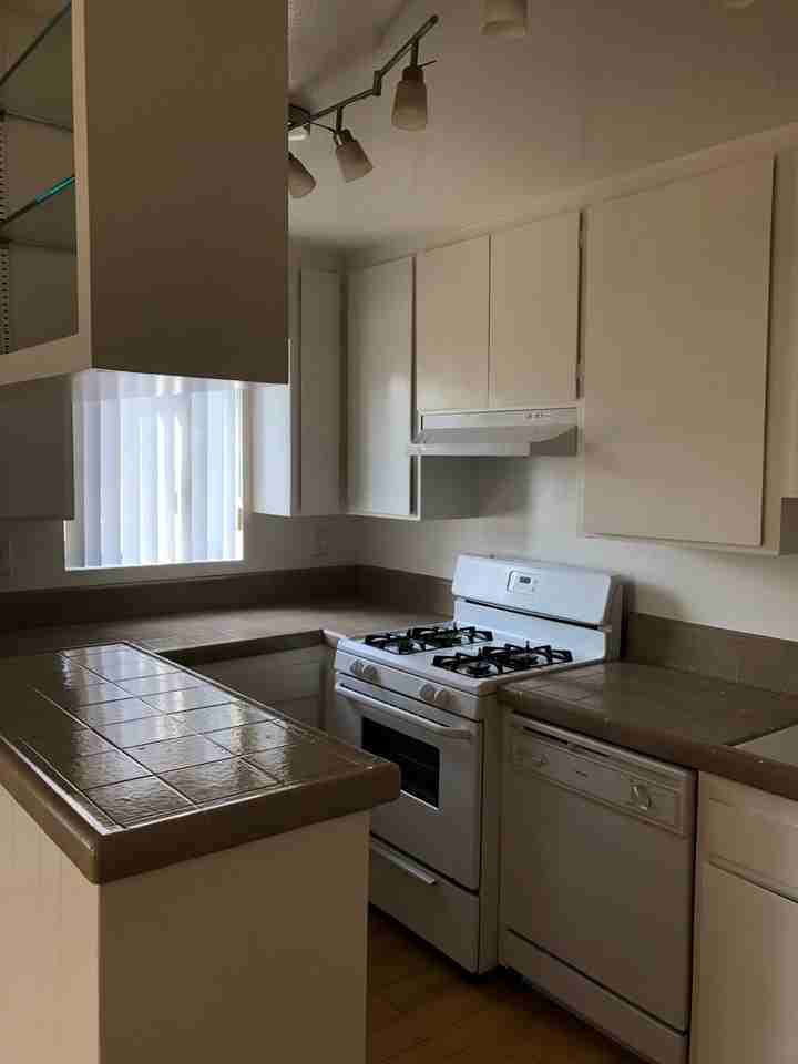 15516 W. Sunset Blvd - Photo 3 of 10