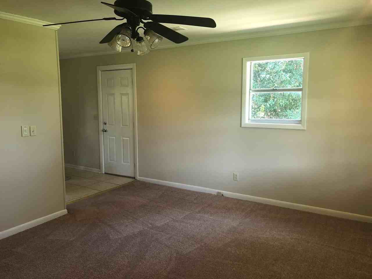 309 Smart Rd - Photo 2 of 10