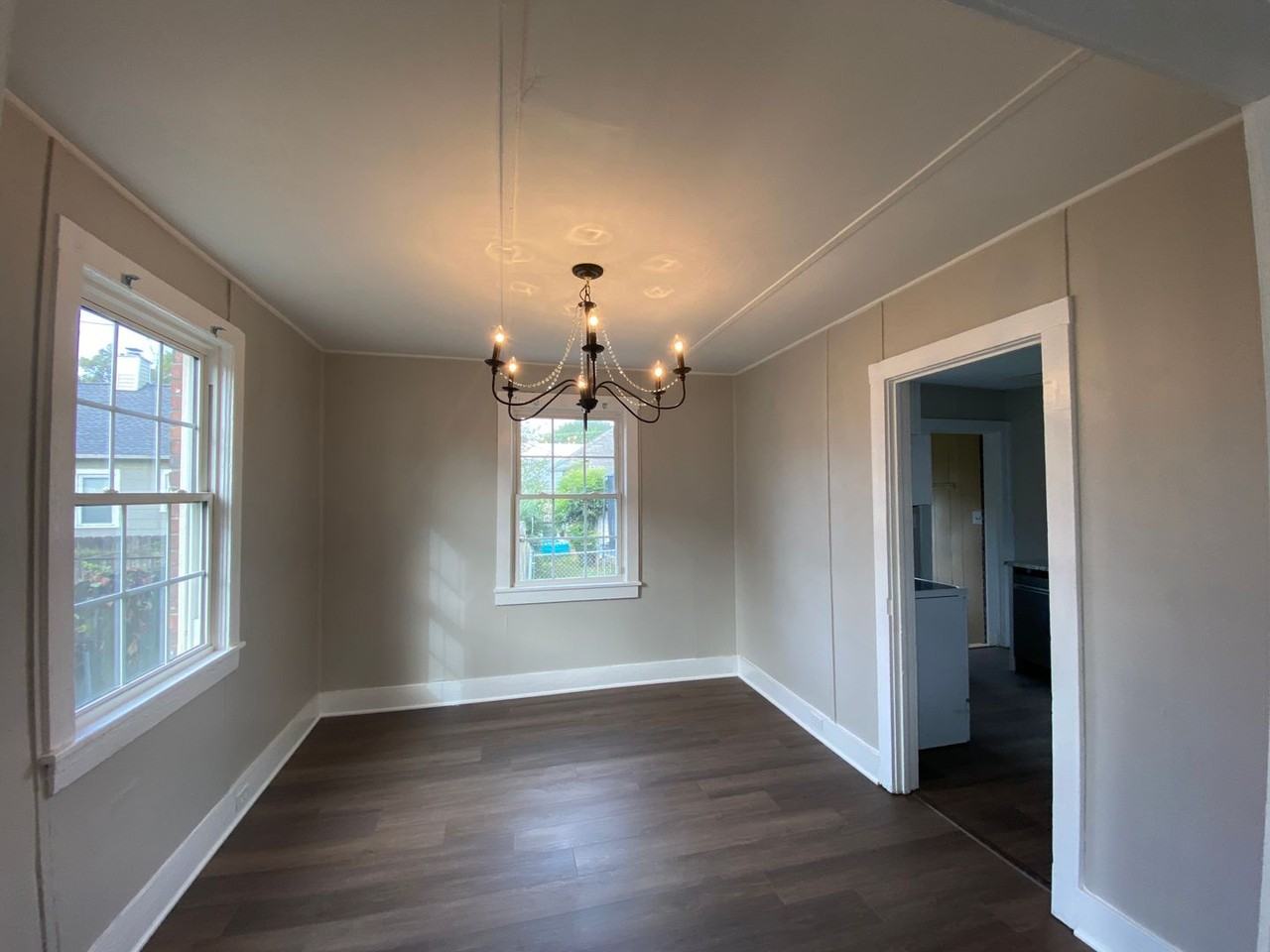 1004 Debow St - Photo 3 of 15