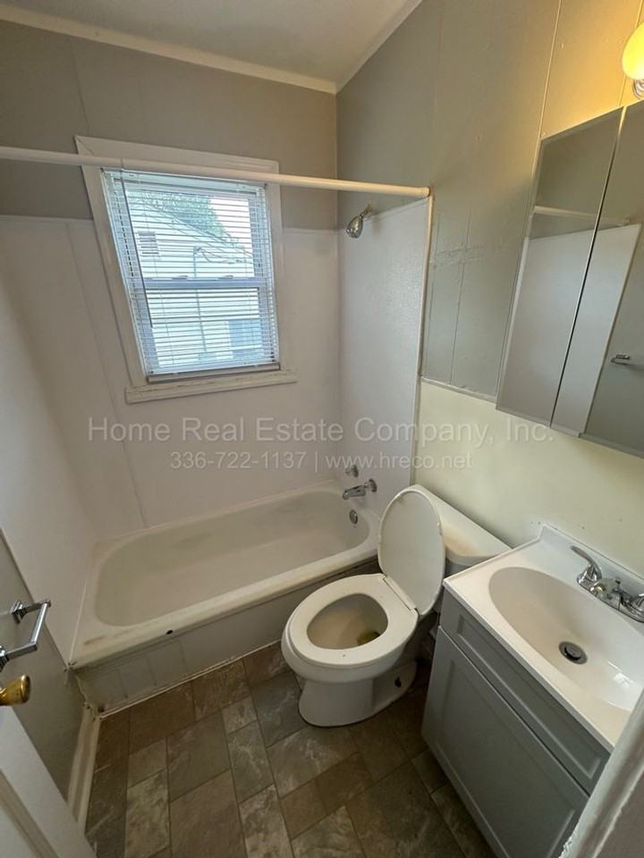 1916 Dacian St - Photo 6 of 7