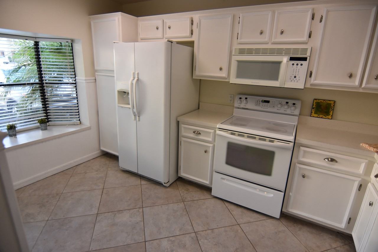 235 Sandlewood Trl - Photo 4 of 18