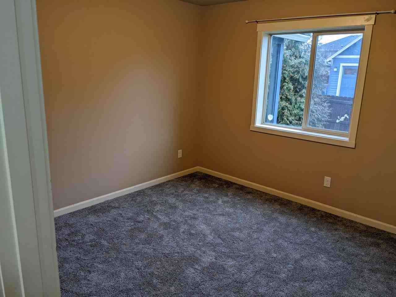 12724 Ne 52nd Cir - Photo 3 of 11