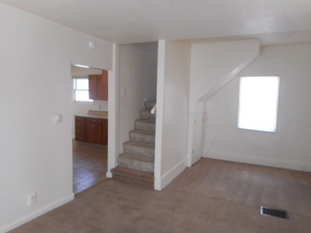 1203 W 4th St - Photo 3 of 8